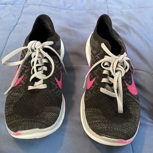 Nike Free 5.0 running shoes woman’s black pink size 7